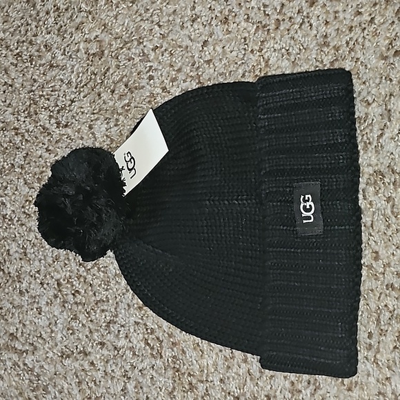 UGG Cuff Hat with Pom - Picture 1 of 4